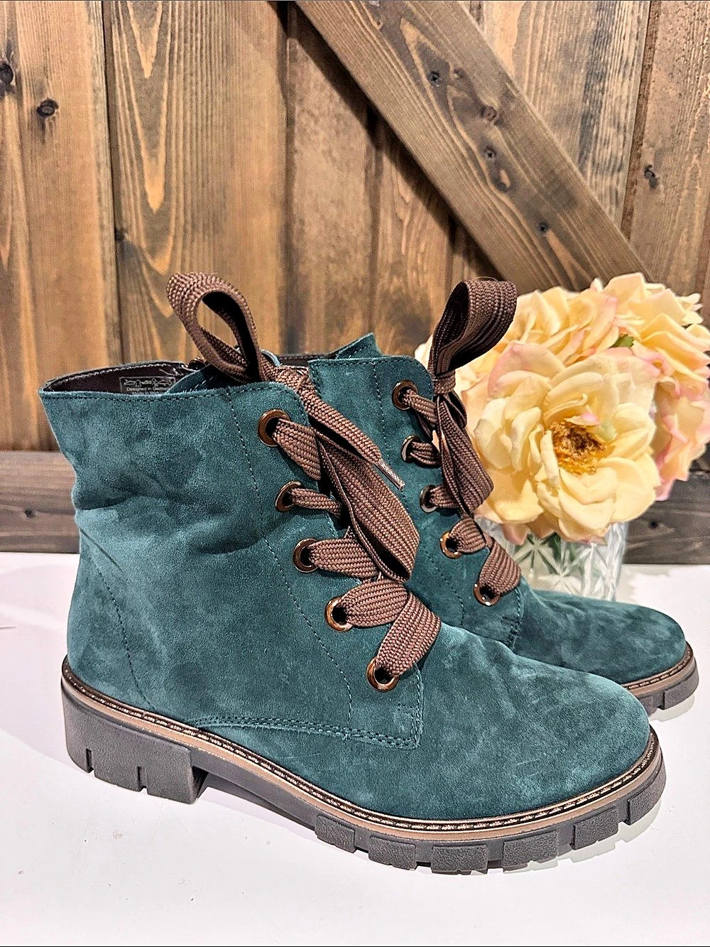 aetrex High Soft Women's Green Combat Boots Like New